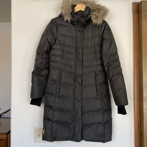 Lolë down jacket with detachable hood